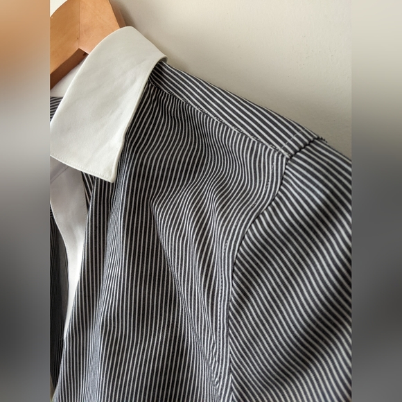 Brooks Brothers 346 Non-Iron Dress Shirt Size 8 Fitted Button Down Blouse - Picture 2 of 16